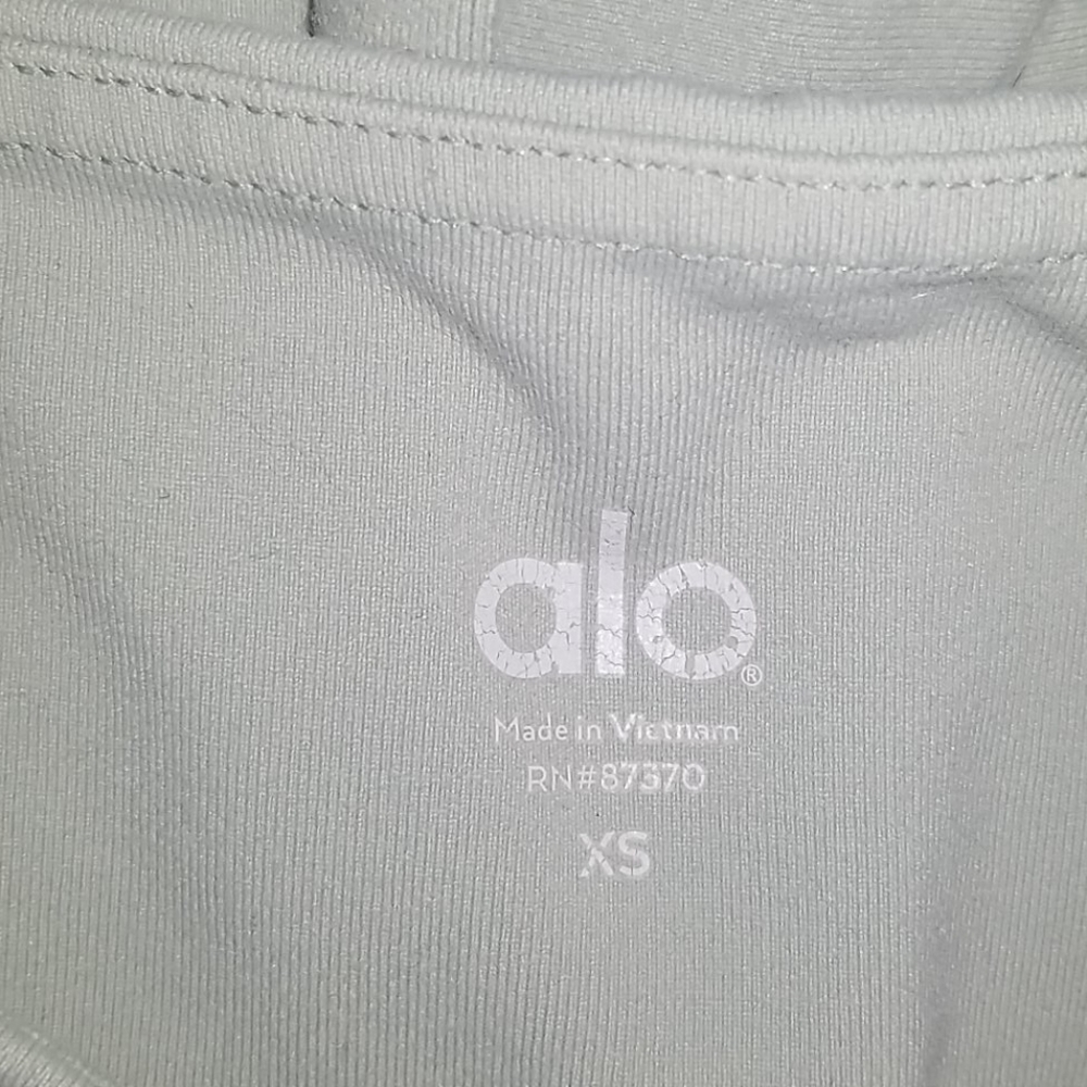 SOLD ⭐ Alo Yoga Lean Leggings in Sea Mist - Picture 5 of 5